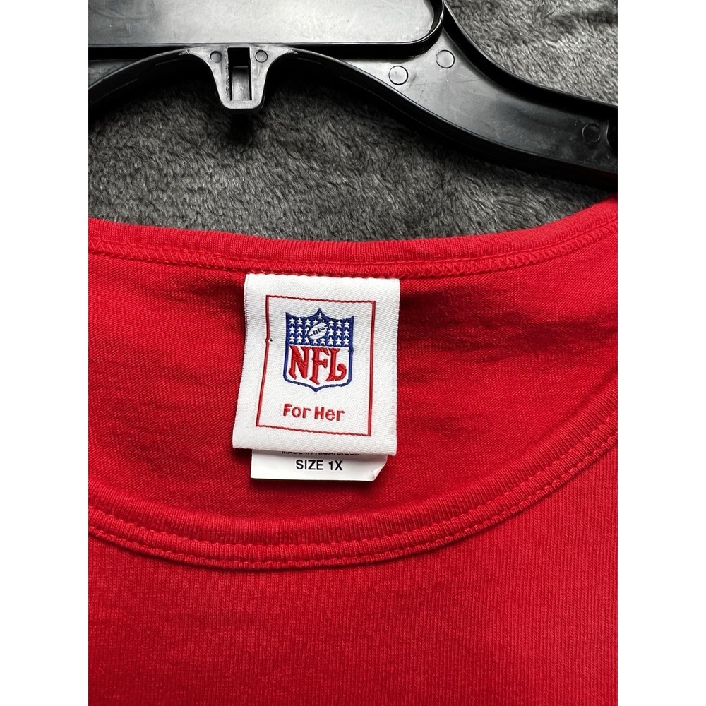 NFL For Her Women's 1X Tampa Bay Buccaneers Red Graphic T-Shirt Bucs - Picture 3 of 7